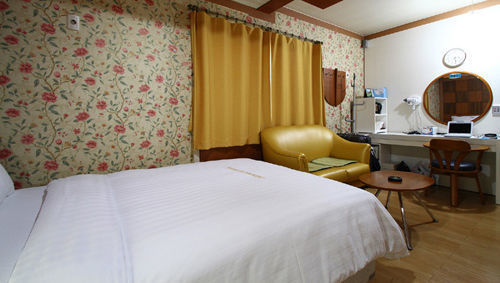 Cherbourg Hotel تشيونان المظهر الخارجي الصورة