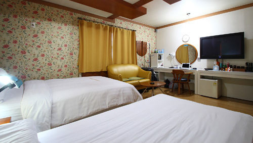 Cherbourg Hotel تشيونان المظهر الخارجي الصورة