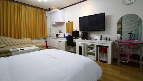 Cherbourg Hotel تشيونان المظهر الخارجي الصورة